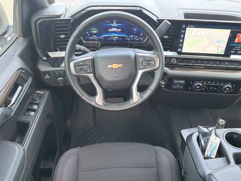 Used 2025 Chevrolet Silverado 1500 LT AWD/4WD image 29