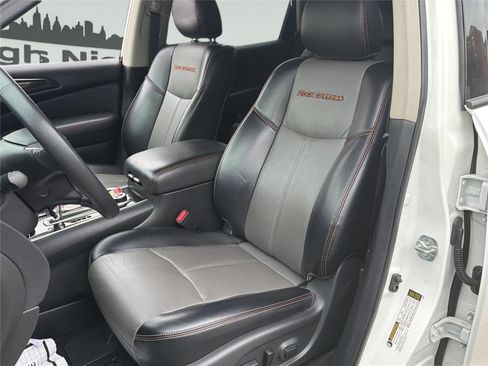 Used 2020 Nissan Pathfinder SL image 13