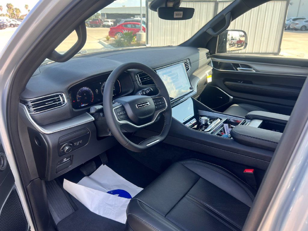 New 2026 Jeep Grand Wagoneer 2WD image 12