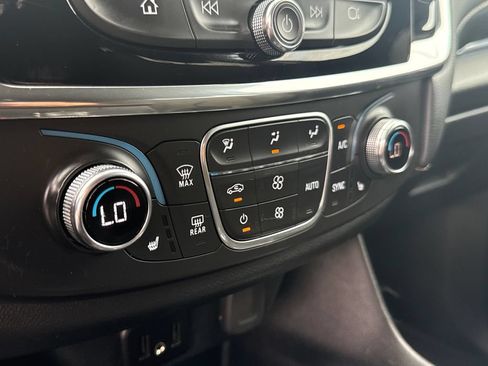 Certified 2020 Chevrolet Traverse LT FWD image 26