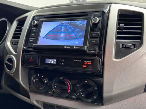 Used 2014 Toyota Tacoma 4x4 Double Cab w/ SR5 Package image 10