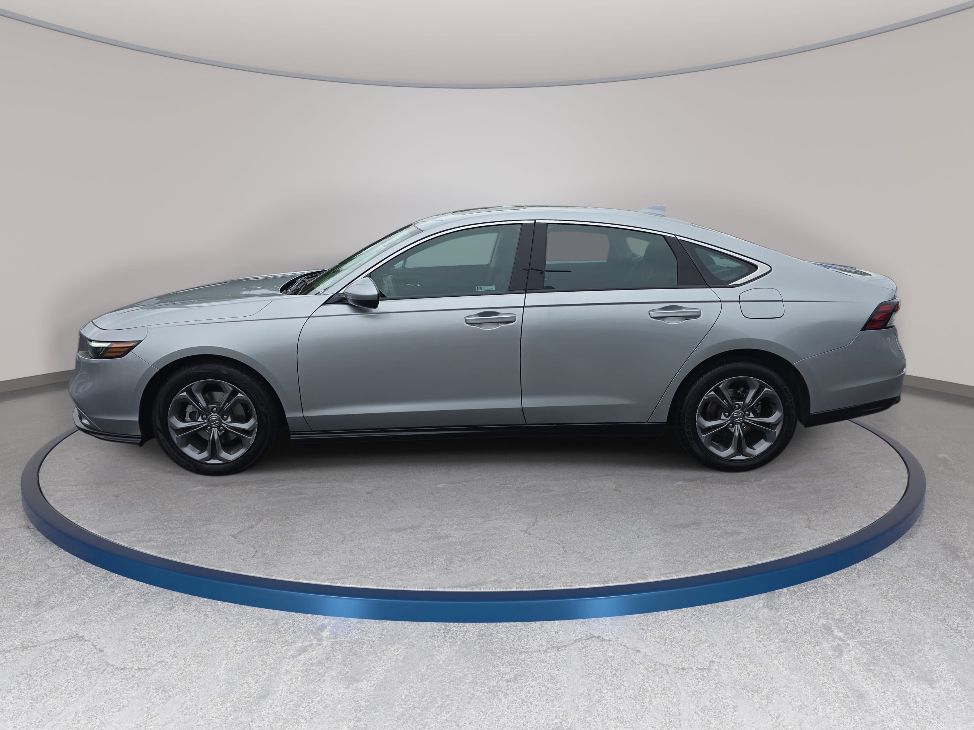 Used 2024 Honda Accord EX image 8