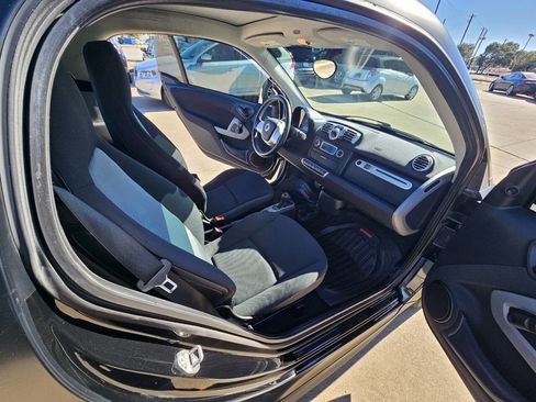 Used 2013 smart fortwo pure image 9