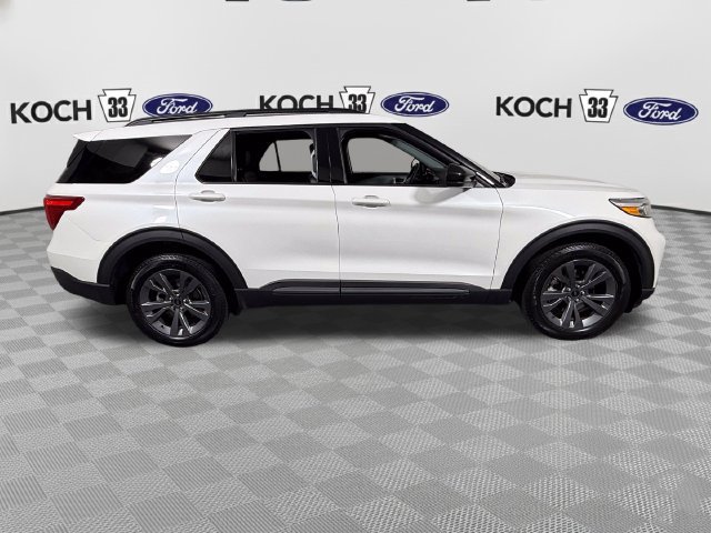 Used 2024 Ford Explorer XLT w/ Equipment Group 202A AWD/4WD image 9