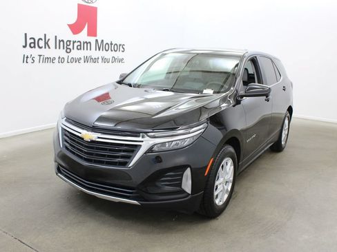 Used 2023 Chevrolet Equinox LT FWD image 2