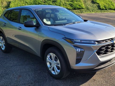 New 2026 Chevrolet Trax LS w/ Driver Confidence Package FWD image 2