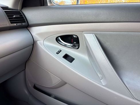 Used 2009 Toyota Camry LE image 18