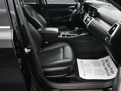 Used 2021 Kia Sorento EX w/ Panoramic Sunroof Package image 31