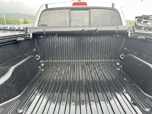 Used 2015 Toyota Tacoma 4x4 Access Cab V6 w/ TRD Sport Package image 9
