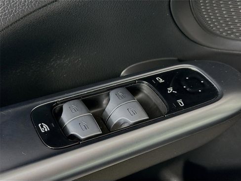 Used 2022 Mercedes-Benz C 300 Sedan image 28