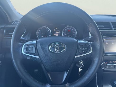 Used 2016 Toyota Camry XLE image 19