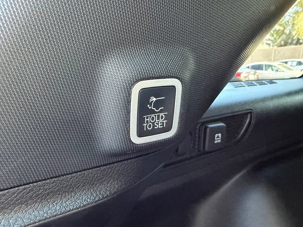 Used 2026 Jeep Grand Cherokee Limited AWD/4WD image 32