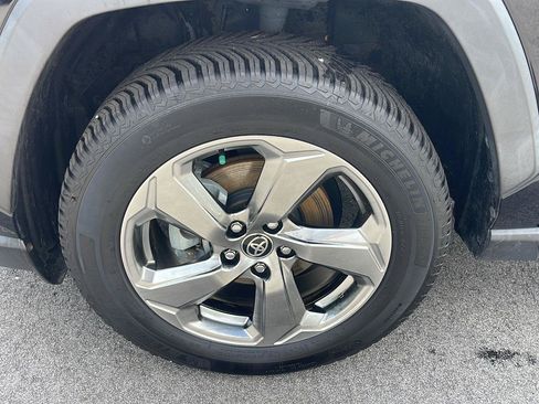 Used 2021 Toyota RAV4 XLE Premium AWD/4WD image 13