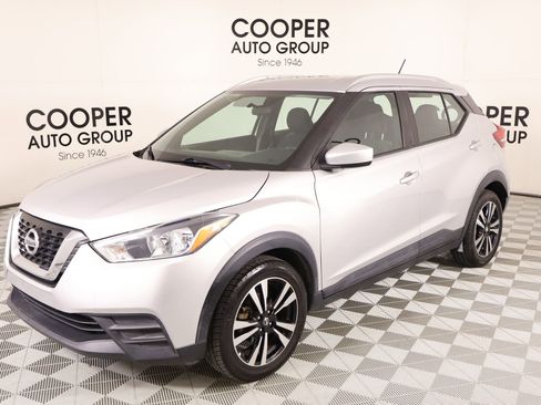 Used 2019 Nissan Kicks SV image 9