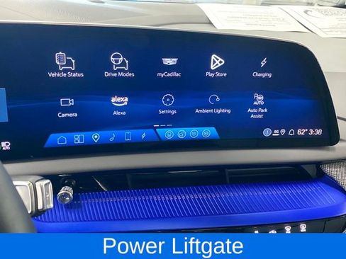 Used 2025 Cadillac Optiq Sport 2 w/ LPO, ONYX Package image 10