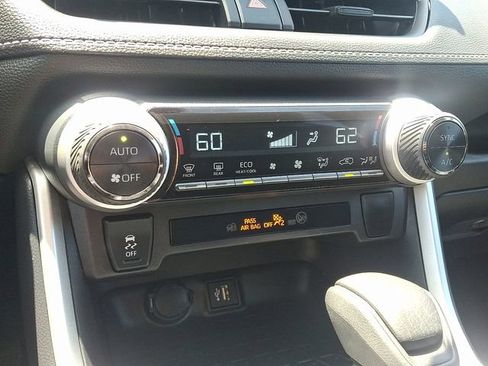 Certified 2025 Toyota RAV4 LE AWD/4WD image 15