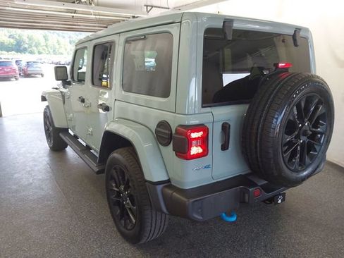 Used 2024 Jeep Wrangler Unlimited Sahara w/ Safety Group AWD/4WD image 4