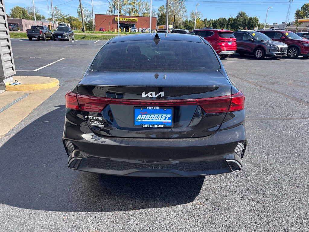 Used 2024 Kia Forte LXS w/ LXS Technology Package FWD image 6
