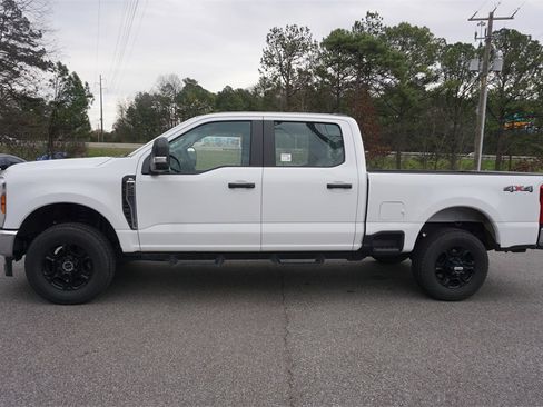 Used 2024 Ford F250 XL w/ XL Chrome Package image 18