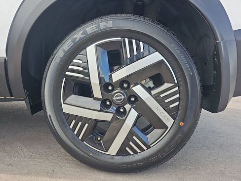 Used 2025 Nissan Kicks SV FWD image 35