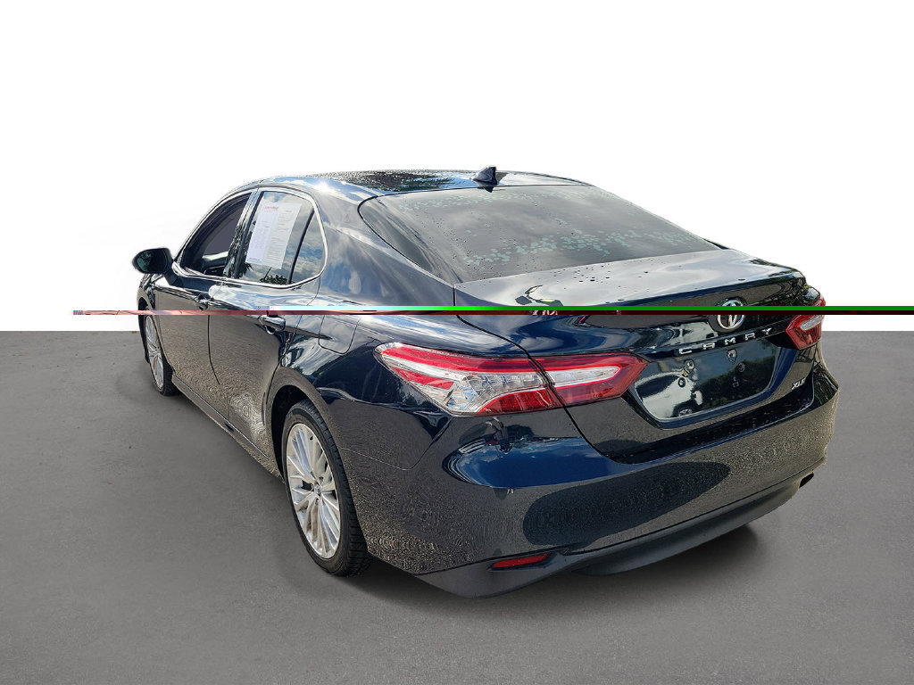 Used 2020 Toyota Camry XLE w/ Navigation Package FWD image 4