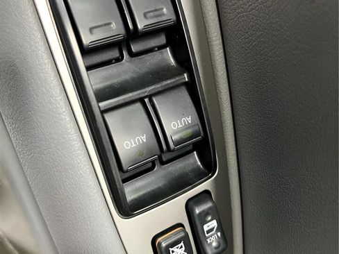 Used 2008 Toyota Avalon XLS image 32