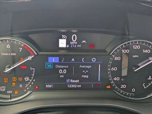 Used 2024 Cadillac XT6 Premium Luxury image 11