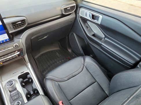 Used 2020 Ford Explorer ST w/ ST Street Pack image 15