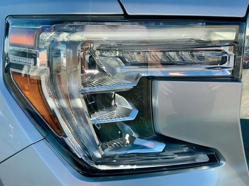 Used 2022 GMC Sierra 1500 SLT w/ SLT Premium Plus Package image 8