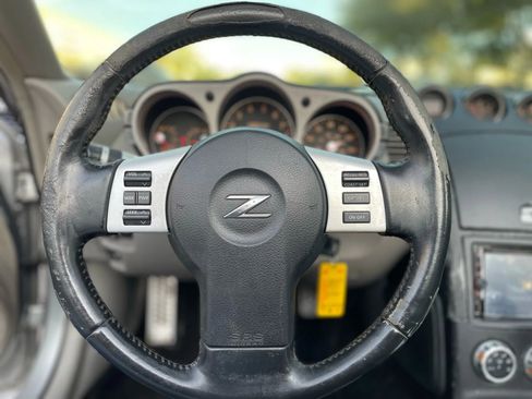 Used 2007 Nissan 350Z Touring image 17
