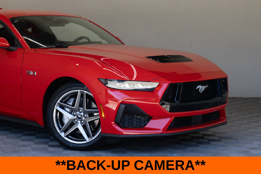 Used 2025 Ford Mustang GT RWD image 3
