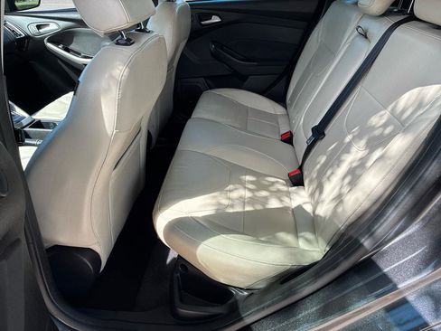 Used 2018 Ford Focus Titanium FWD image 28