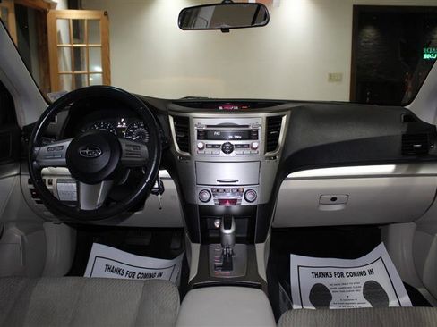 Used 2011 Subaru Outback 2.5i Premium image 14