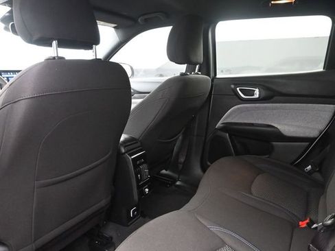 Used 2024 Jeep Compass Sport image 10