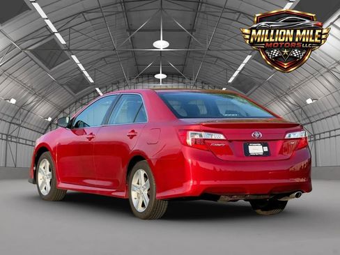 Used 2014 Toyota Camry SE FWD image 10