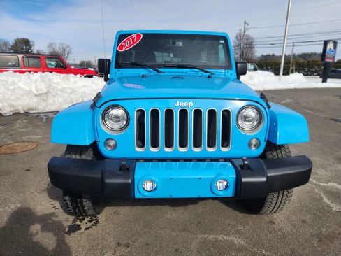 Used 2017 Jeep Wrangler Unlimited Sahara w/ Connectivity Group image 22