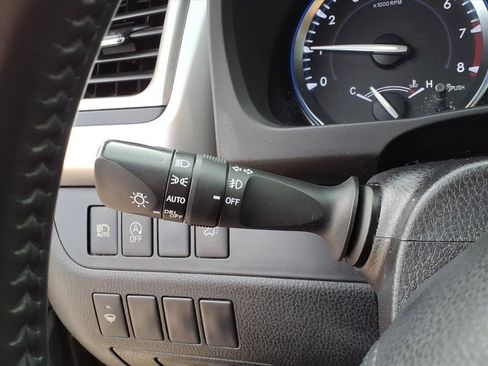 Used 2017 Toyota Highlander XLE image 30