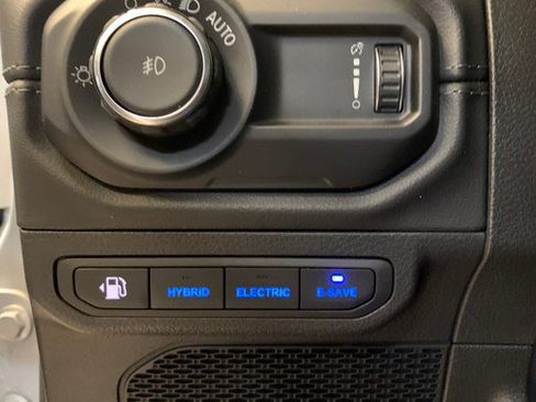 Used 2024 Jeep Wrangler Unlimited Rubicon 4xe AWD/4WD image 20
