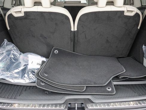 New 2026 Volvo XC90 T8 Ultra w/ Protection Package Premier image 26