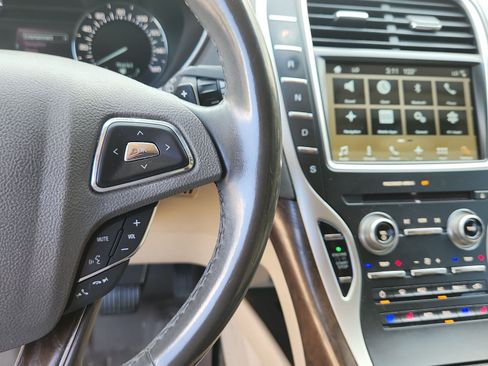 Used 2016 Lincoln MKX Reserve FWD image 23
