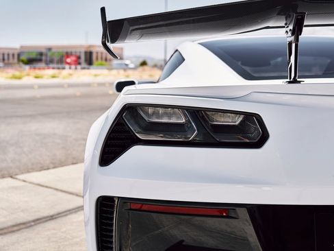 Used 2019 Chevrolet Corvette ZR1 RWD image 18