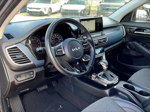 Certified 2023 Kia Seltos S w/ Navigation Package image 2