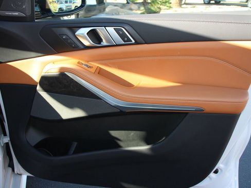 Used 2023 BMW X7 xDrive40i w/ M Sport Package image 28