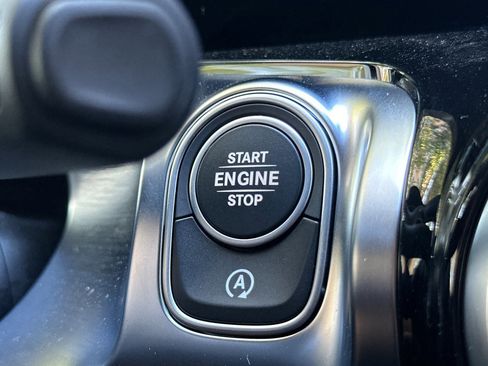 Used 2026 Mercedes-Benz GLB 250 image 27