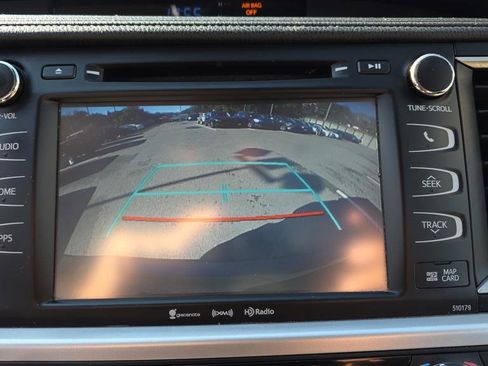 Used 2017 Toyota Highlander XLE image 19