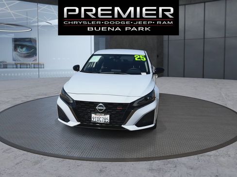 Used 2025 Nissan Altima 2.5 SR image 3