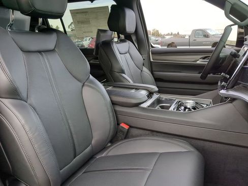 New 2024 Jeep Wagoneer Series II w/ Convenience Group I image 8