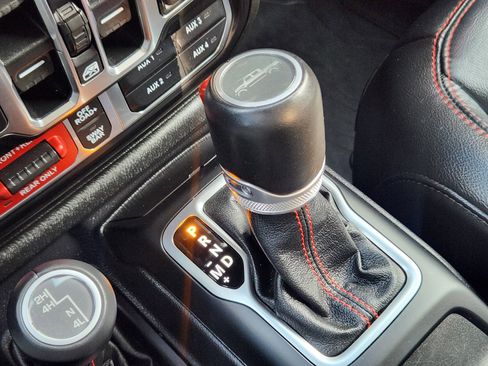 Used 2020 Jeep Gladiator Rubicon w/ Dual Top Group image 17