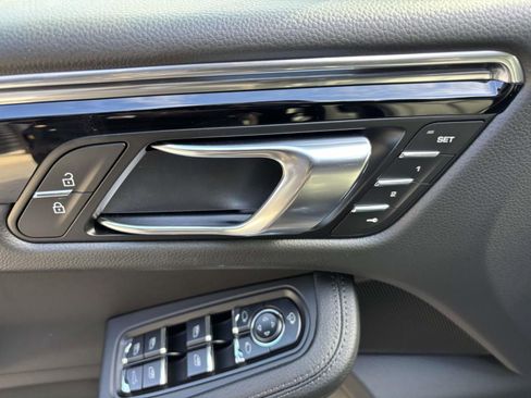 New 2026 Porsche Macan image 23