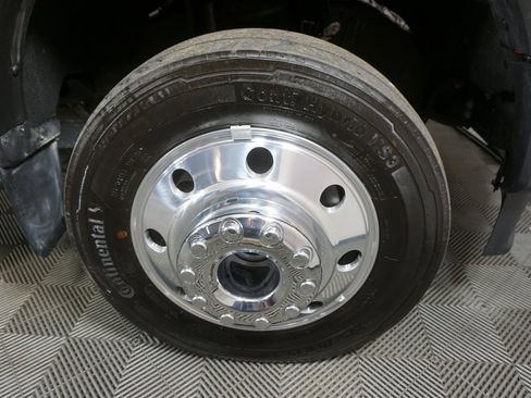 Used 2023 Ford F450 XLT w/ XLT Value Package image 33